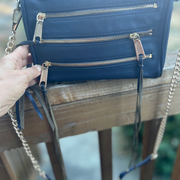 Rebecca Minkoff navy and gold cross body bag - Picture 2 of 8